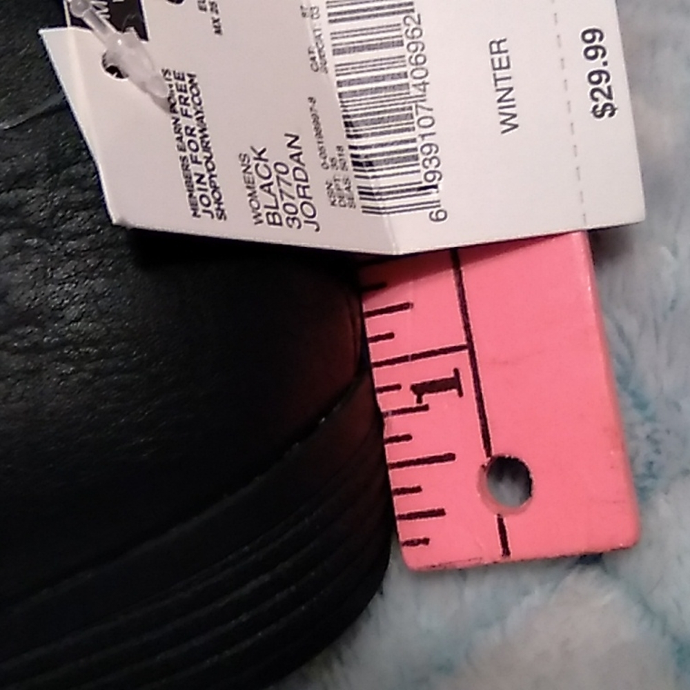 ❤️ NWT  Black short boots. Size 8M - Picture 14 of 16